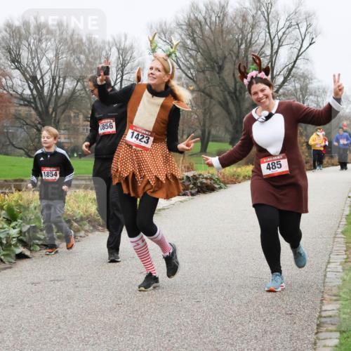 08.12.2024 - St. Pauli X-Mass-Run No. 14 Strokosch-Dieckow http://msf.ph/oto/7502869 08.12.2024 09:57:12 Laufen 1854, 1856, 1423, 14, 485 meine-sportfotos.de