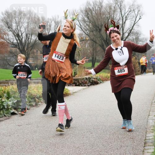 08.12.2024 - St. Pauli X-Mass-Run No. 14 Strokosch-Dieckow http://msf.ph/oto/7502873 08.12.2024 09:57:12 Laufen 1854, 185, 1423, 14, 485 meine-sportfotos.de
