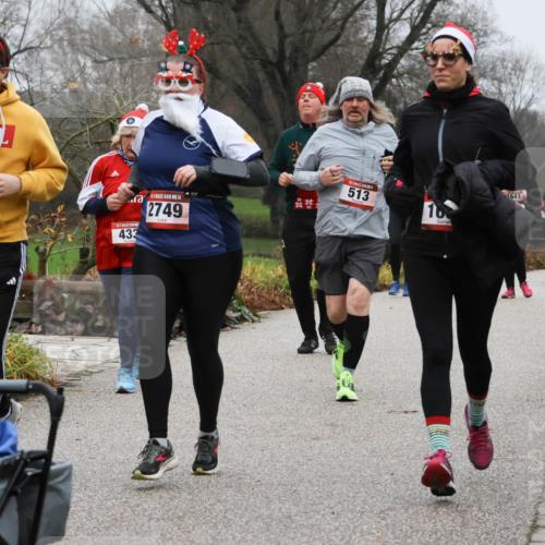 08.12.2024 - St. Pauli X-Mass-Run No. 14 Strokosch-Dieckow http://msf.ph/oto/7502881 08.12.2024 09:57:23 Laufen 1, 2752, 433, 14, 2749, 513, 10, 1641, 937, 687 meine-sportfotos.de