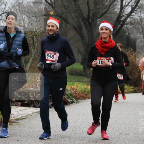 08.12.2024 - St. Pauli X-Mass-Run No. 14 Strokosch-Dieckow http://msf.ph/oto/7502892 08.12.2024 09:57:29 Laufen 14, 1648, 16, 16, 14, 887, 937, 63 meine-sportfotos.de