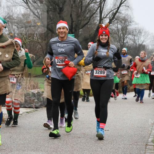 08.12.2024 - St. Pauli X-Mass-Run No. 14 Strokosch-Dieckow http://msf.ph/oto/7502907 08.12.2024 09:57:39 Laufen 4, 975, 74, 14, 3286, 3286, 935, 14, 3289, 1014, 947, 136, 436 meine-sportfotos.de