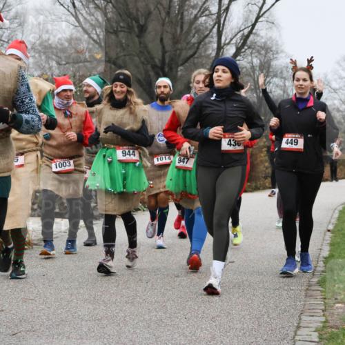 08.12.2024 - St. Pauli X-Mass-Run No. 14 Strokosch-Dieckow http://msf.ph/oto/7502920 08.12.2024 09:57:44 Laufen 1003, 944, 1014, 947, 430, 449 meine-sportfotos.de