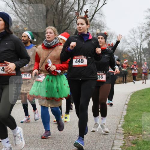 08.12.2024 - St. Pauli X-Mass-Run No. 14 Strokosch-Dieckow http://msf.ph/oto/7502931 08.12.2024 09:57:45 Laufen 1003, 42, 1014, 947, 449, 36 meine-sportfotos.de