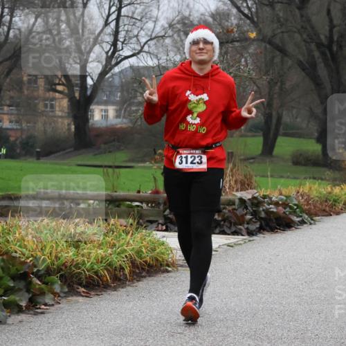 08.12.2024 - St. Pauli X-Mass-Run No. 14 Strokosch-Dieckow http://msf.ph/oto/7502942 08.12.2024 09:57:52 Laufen 3123 meine-sportfotos.de