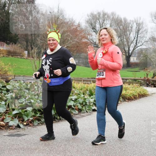 08.12.2024 - St. Pauli X-Mass-Run No. 14 Strokosch-Dieckow http://msf.ph/oto/7502955 08.12.2024 09:58:07 Laufen 2503 meine-sportfotos.de
