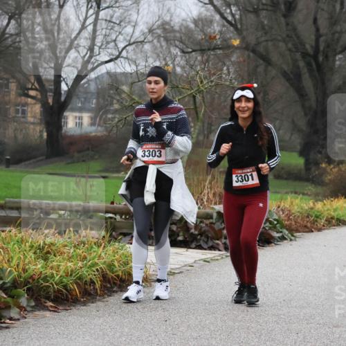 08.12.2024 - St. Pauli X-Mass-Run No. 14 Strokosch-Dieckow http://msf.ph/oto/7502991 08.12.2024 09:58:33 Laufen 14, 3303, 3301 meine-sportfotos.de