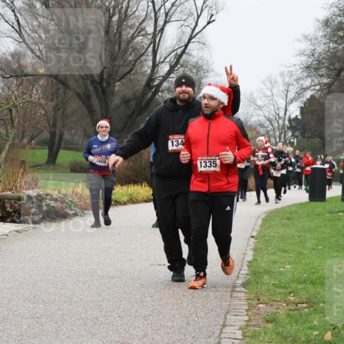 08.12.2024 - St. Pauli X-Mass-Run No. 14 Strokosch-Dieckow http://msf.ph/oto/7502997 08.12.2024 09:58:39 Laufen 1608, 134, 1335 meine-sportfotos.de
