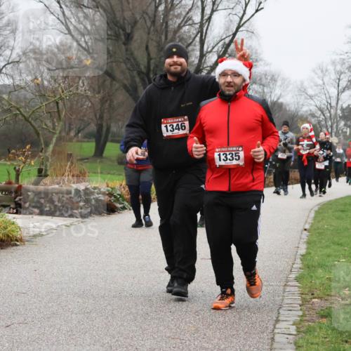 08.12.2024 - St. Pauli X-Mass-Run No. 14 Strokosch-Dieckow http://msf.ph/oto/7503003 08.12.2024 09:58:40 Laufen 8, 1346, 14, 1335, 361 meine-sportfotos.de