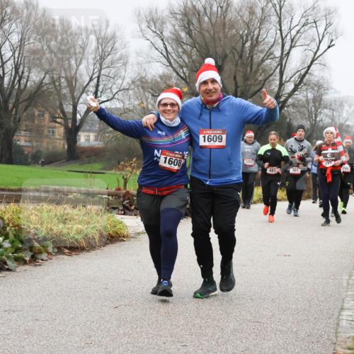 08.12.2024 - St. Pauli X-Mass-Run No. 14 Strokosch-Dieckow http://msf.ph/oto/7503011 08.12.2024 09:58:44 Laufen 1608, 14, 1609, 3287, 477, 481, 361 meine-sportfotos.de