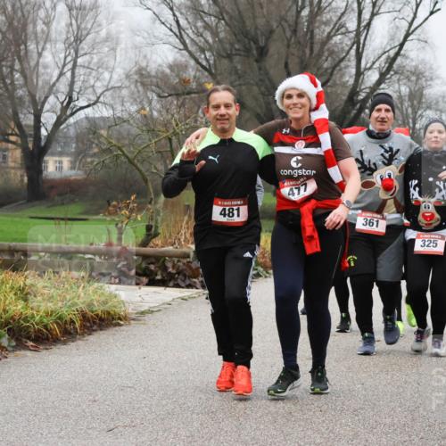 08.12.2024 - St. Pauli X-Mass-Run No. 14 Strokosch-Dieckow http://msf.ph/oto/7503023 08.12.2024 09:58:48 Laufen 481, 477, 361, 325, 2770 meine-sportfotos.de