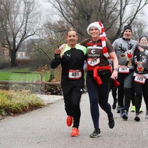 08.12.2024 - St. Pauli X-Mass-Run No. 14 Strokosch-Dieckow http://msf.ph/oto/7503028 08.12.2024 09:58:48 Laufen 481, 477, 361, 325, 2770 meine-sportfotos.de