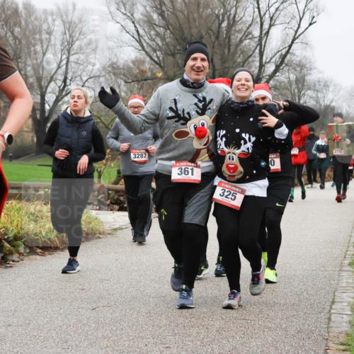 08.12.2024 - St. Pauli X-Mass-Run No. 14 Strokosch-Dieckow http://msf.ph/oto/7503034 08.12.2024 09:58:50 Laufen 477, 14, 3287, 361, 14, 325, 10, 2770 meine-sportfotos.de