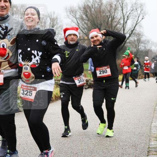 08.12.2024 - St. Pauli X-Mass-Run No. 14 Strokosch-Dieckow http://msf.ph/oto/7503041 08.12.2024 09:58:52 Laufen 14, 361, 14, 325, 343, 4, 290, 2774 meine-sportfotos.de