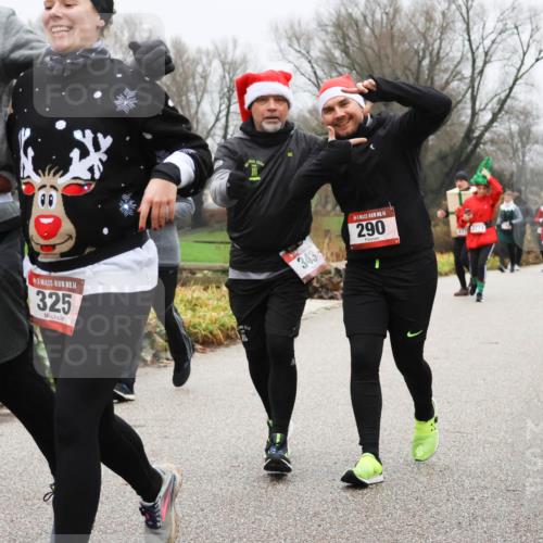 08.12.2024 - St. Pauli X-Mass-Run No. 14 Strokosch-Dieckow http://msf.ph/oto/7503046 08.12.2024 09:58:52 Laufen 14, 361, 89, 14, 325, 325, 343, 14, 290, 2771 meine-sportfotos.de