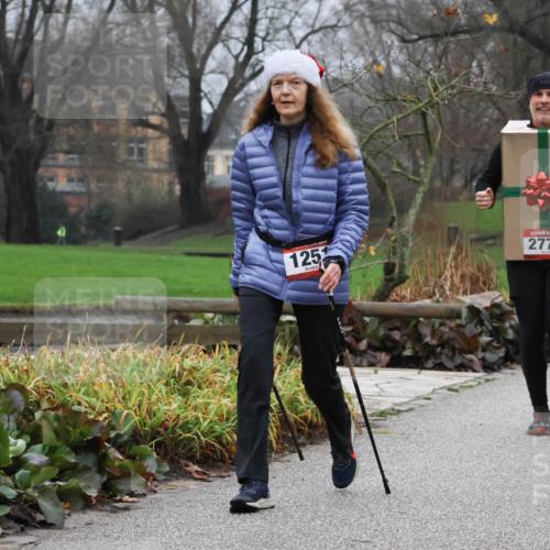 08.12.2024 - St. Pauli X-Mass-Run No. 14 Strokosch-Dieckow http://msf.ph/oto/7503058 08.12.2024 09:58:54 Laufen 125, 14, 2770 meine-sportfotos.de