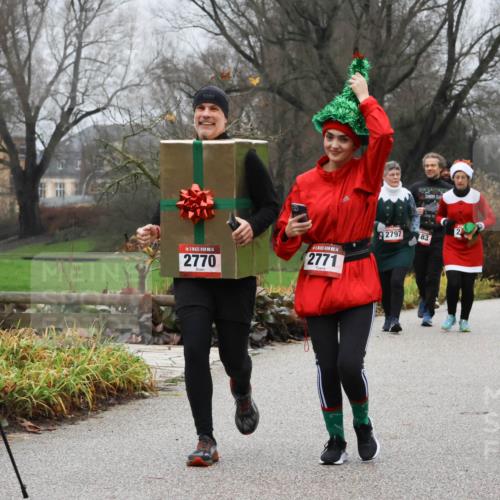 08.12.2024 - St. Pauli X-Mass-Run No. 14 Strokosch-Dieckow http://msf.ph/oto/7503059 08.12.2024 09:58:56 Laufen 1251, 14, 2770, 14, 92797, 83, 2771, 10 meine-sportfotos.de