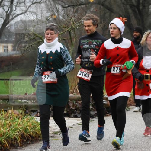 08.12.2024 - St. Pauli X-Mass-Run No. 14 Strokosch-Dieckow http://msf.ph/oto/7503076 08.12.2024 09:59:00 Laufen 27, 14, 3183, 279, 10 meine-sportfotos.de