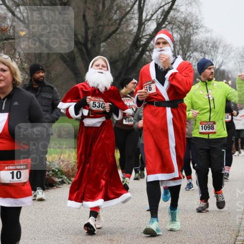 08.12.2024 - St. Pauli X-Mass-Run No. 14 Strokosch-Dieckow http://msf.ph/oto/7503090 08.12.2024 09:59:02 Laufen 14, 10, 530, 46, 166, 1098, 58, 72512 meine-sportfotos.de