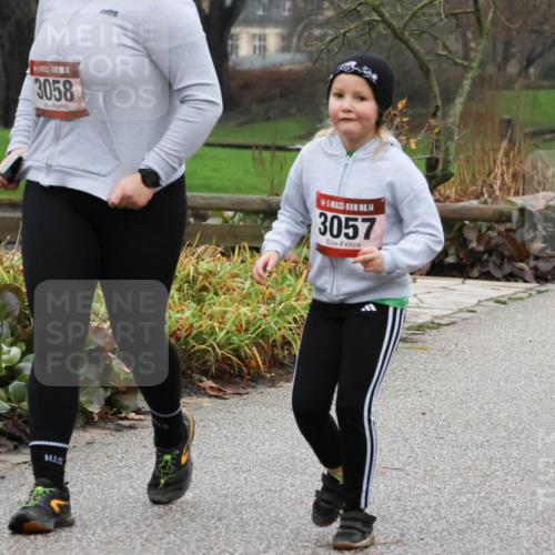 08.12.2024 - St. Pauli X-Mass-Run No. 14 Strokosch-Dieckow http://msf.ph/oto/7503107 08.12.2024 09:59:10 Laufen 14, 3058, 14, 3057 meine-sportfotos.de