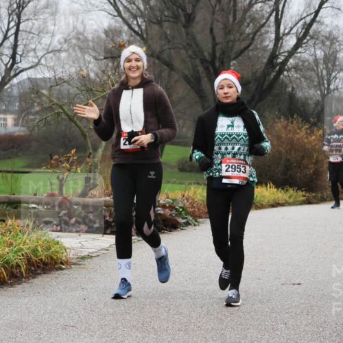 08.12.2024 - St. Pauli X-Mass-Run No. 14 Strokosch-Dieckow http://msf.ph/oto/7503130 08.12.2024 09:59:36 Laufen 2953, 2957, 729, 721 meine-sportfotos.de