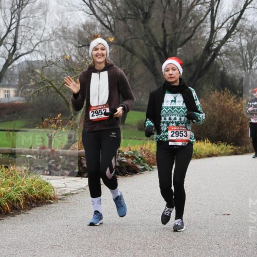 08.12.2024 - St. Pauli X-Mass-Run No. 14 Strokosch-Dieckow http://msf.ph/oto/7503131 08.12.2024 09:59:36 Laufen 14, 2952, 2953, 295, 729, 721 meine-sportfotos.de