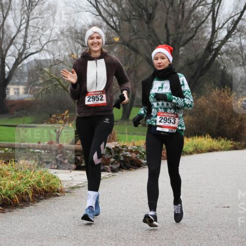 08.12.2024 - St. Pauli X-Mass-Run No. 14 Strokosch-Dieckow http://msf.ph/oto/7503138 08.12.2024 09:59:36 Laufen 14, 2952, 14, 2953, 2953, 729, 721 meine-sportfotos.de