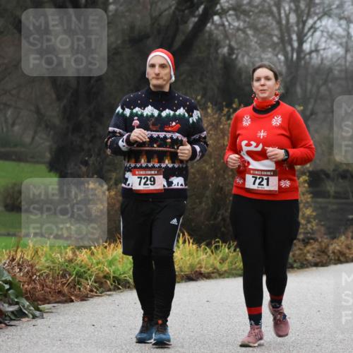 08.12.2024 - St. Pauli X-Mass-Run No. 14 Strokosch-Dieckow http://msf.ph/oto/7503139 08.12.2024 09:59:41 Laufen 14, 729, 14, 721 meine-sportfotos.de