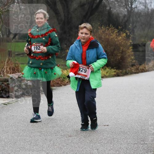 08.12.2024 - St. Pauli X-Mass-Run No. 14 Strokosch-Dieckow http://msf.ph/oto/7503148 08.12.2024 09:59:53 Laufen 192, 14, 929, 2929, 1899 meine-sportfotos.de