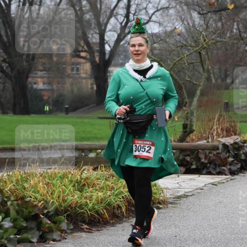 08.12.2024 - St. Pauli X-Mass-Run No. 14 Strokosch-Dieckow http://msf.ph/oto/7503157 08.12.2024 10:02:46 Laufen 14, 3052 meine-sportfotos.de