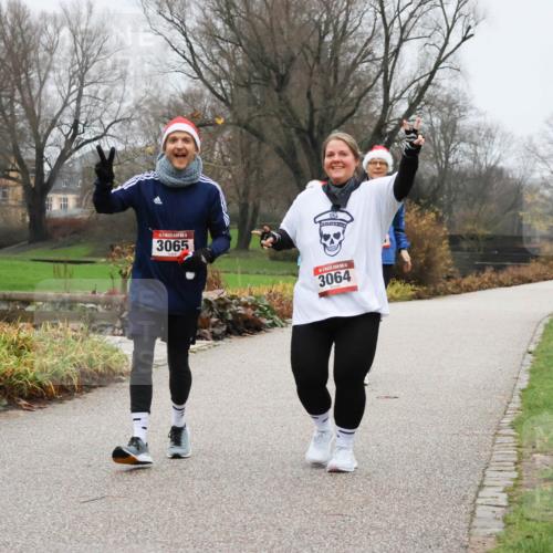 08.12.2024 - St. Pauli X-Mass-Run No. 14 Strokosch-Dieckow http://msf.ph/oto/7503206 08.12.2024 10:03:30 Laufen 14, 3065, 4, 3064 meine-sportfotos.de