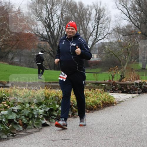 08.12.2024 - St. Pauli X-Mass-Run No. 14 Strokosch-Dieckow http://msf.ph/oto/7503239 08.12.2024 10:04:08 Laufen 53, 619, 619 meine-sportfotos.de