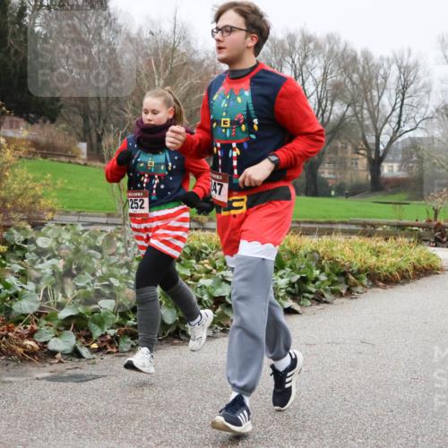 08.12.2024 - St. Pauli X-Mass-Run No. 14 Strokosch-Dieckow http://msf.ph/oto/7503256 08.12.2024 10:04:46 Laufen 1252, 14, 47, 93 meine-sportfotos.de