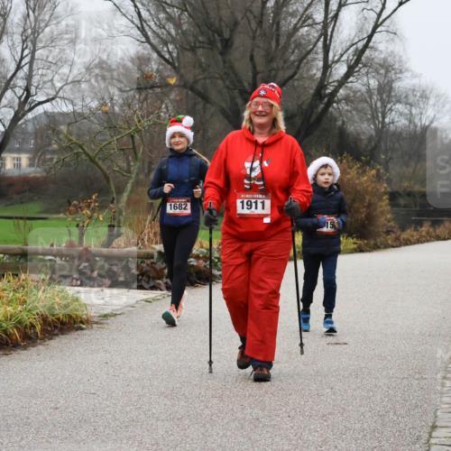 08.12.2024 - St. Pauli X-Mass-Run No. 14 Strokosch-Dieckow http://msf.ph/oto/7503271 08.12.2024 10:04:56 Laufen 3150, 1682, 14, 1911, 15 meine-sportfotos.de