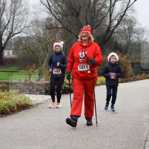 08.12.2024 - St. Pauli X-Mass-Run No. 14 Strokosch-Dieckow http://msf.ph/oto/7503278 08.12.2024 10:04:57 Laufen 150, 1682, 14, 1911, 31 meine-sportfotos.de