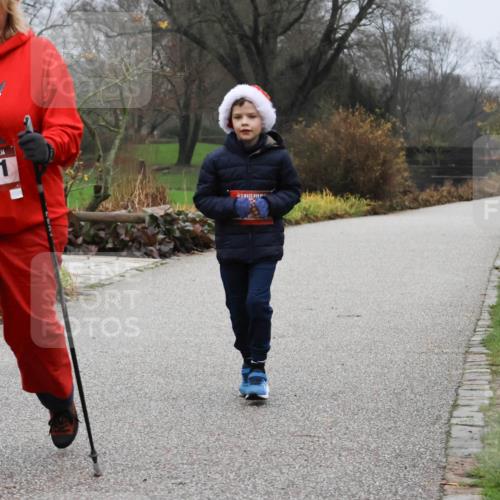 08.12.2024 - St. Pauli X-Mass-Run No. 14 Strokosch-Dieckow http://msf.ph/oto/7503284 08.12.2024 10:04:59 Laufen 14, 1911 meine-sportfotos.de