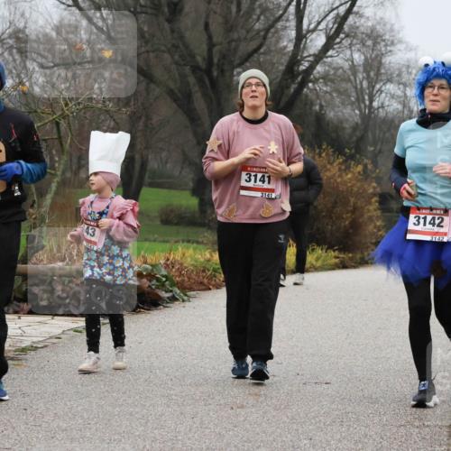 08.12.2024 - St. Pauli X-Mass-Run No. 14 Strokosch-Dieckow http://msf.ph/oto/7503294 08.12.2024 10:05:30 Laufen 3144, 3144, 43, 3143, 3141, 3141, 14, 3142, 3142 meine-sportfotos.de