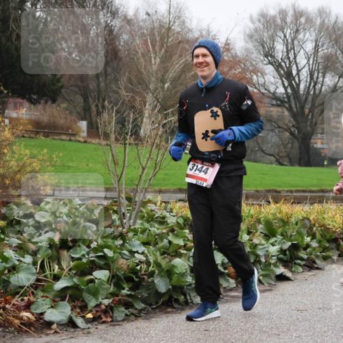 08.12.2024 - St. Pauli X-Mass-Run No. 14 Strokosch-Dieckow http://msf.ph/oto/7503302 08.12.2024 10:05:34 Laufen 3144, 3144, 43, 3143 meine-sportfotos.de