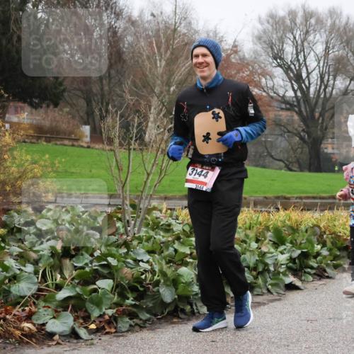 08.12.2024 - St. Pauli X-Mass-Run No. 14 Strokosch-Dieckow http://msf.ph/oto/7503303 08.12.2024 10:05:34 Laufen 3144, 3144, 43, 143 meine-sportfotos.de