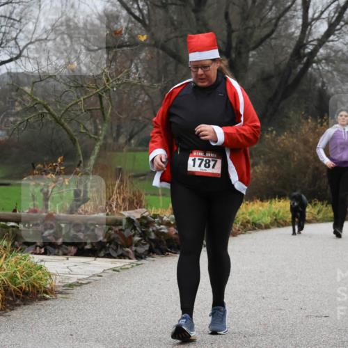 08.12.2024 - St. Pauli X-Mass-Run No. 14 Strokosch-Dieckow http://msf.ph/oto/7503312 08.12.2024 10:05:40 Laufen 14, 1787 meine-sportfotos.de