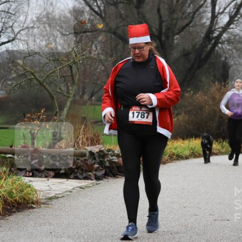 08.12.2024 - St. Pauli X-Mass-Run No. 14 Strokosch-Dieckow http://msf.ph/oto/7503314 08.12.2024 10:05:40 Laufen 1787 meine-sportfotos.de