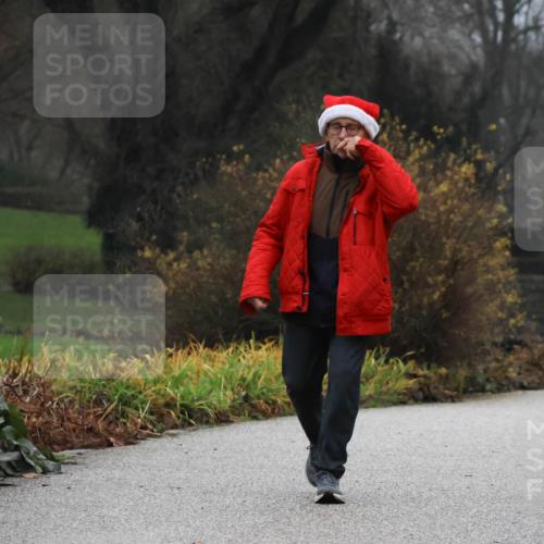 08.12.2024 - St. Pauli X-Mass-Run No. 14 Strokosch-Dieckow http://msf.ph/oto/7503325 08.12.2024 10:06:38 Laufen  meine-sportfotos.de