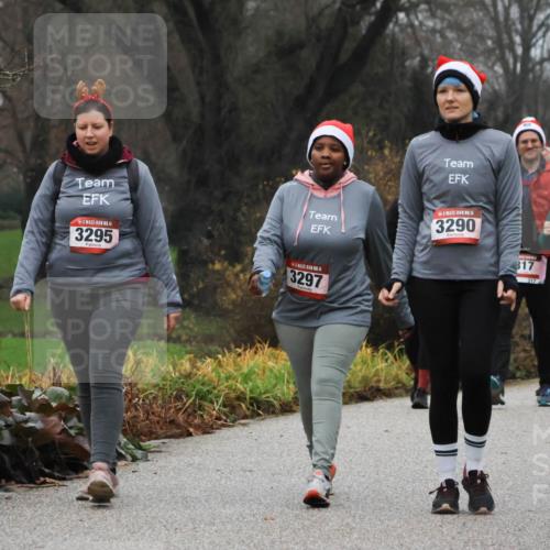 08.12.2024 - St. Pauli X-Mass-Run No. 14 Strokosch-Dieckow http://msf.ph/oto/7503331 08.12.2024 10:07:28 Laufen 14, 3290, 14, 3295, 14, 3297, 317, 317, 26 meine-sportfotos.de