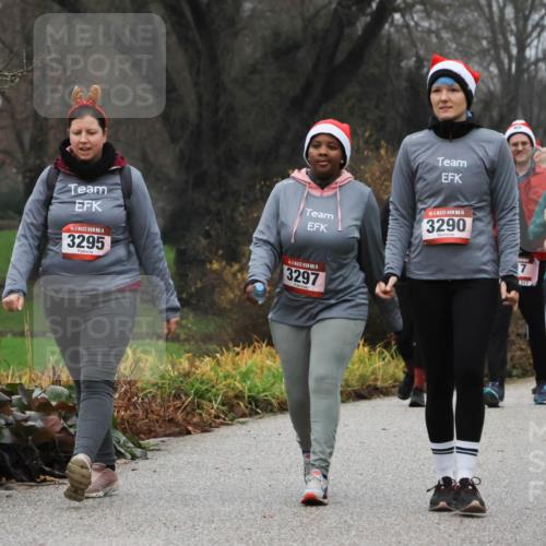 08.12.2024 - St. Pauli X-Mass-Run No. 14 Strokosch-Dieckow http://msf.ph/oto/7503333 08.12.2024 10:07:28 Laufen 14, 3290, 14, 3295, 14, 3297, 7, 26, 317 meine-sportfotos.de