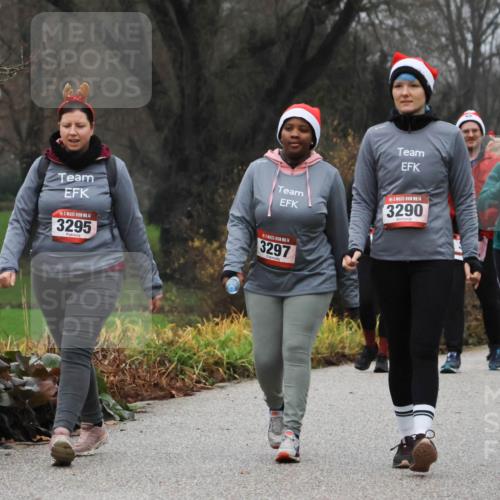 08.12.2024 - St. Pauli X-Mass-Run No. 14 Strokosch-Dieckow http://msf.ph/oto/7503334 08.12.2024 10:07:28 Laufen 14, 3290, 14, 3295, 14, 3297, 26 meine-sportfotos.de
