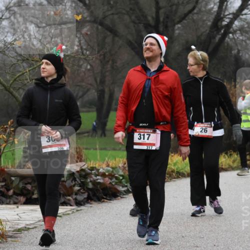 08.12.2024 - St. Pauli X-Mass-Run No. 14 Strokosch-Dieckow http://msf.ph/oto/7503344 08.12.2024 10:07:37 Laufen 30, 306, 14, 317, 317, 26 meine-sportfotos.de