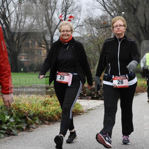 08.12.2024 - St. Pauli X-Mass-Run No. 14 Strokosch-Dieckow http://msf.ph/oto/7503345 08.12.2024 10:07:42 Laufen 14, 14, 25, 14, 26, 317 meine-sportfotos.de