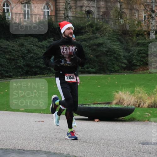 08.12.2024 - St. Pauli X-Mass-Run No. 14 Strokosch-Dieckow http://msf.ph/oto/7504571 08.12.2024 09:37:30 Laufen 2844 meine-sportfotos.de