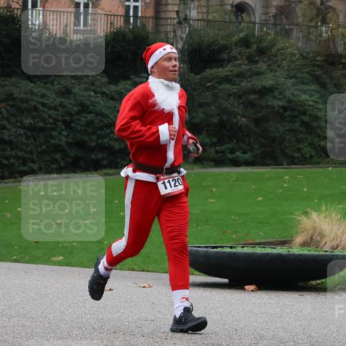 08.12.2024 - St. Pauli X-Mass-Run No. 14 Strokosch-Dieckow http://msf.ph/oto/7504579 08.12.2024 09:37:31 Laufen 1120 meine-sportfotos.de
