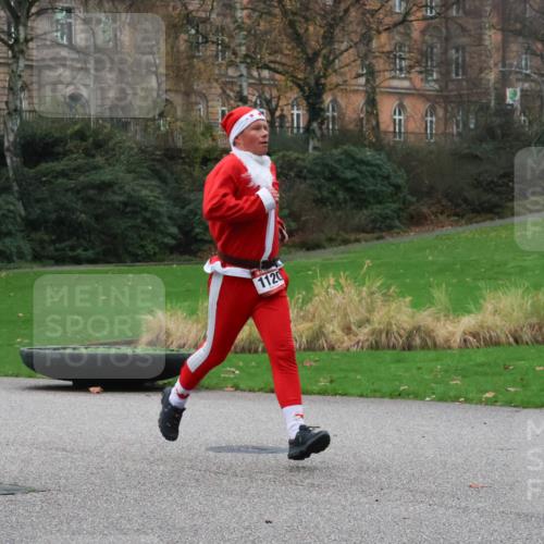 08.12.2024 - St. Pauli X-Mass-Run No. 14 Strokosch-Dieckow http://msf.ph/oto/7504585 08.12.2024 09:37:32 Laufen 1120 meine-sportfotos.de