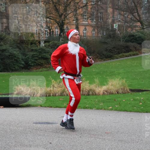 08.12.2024 - St. Pauli X-Mass-Run No. 14 Strokosch-Dieckow http://msf.ph/oto/7504587 08.12.2024 09:37:32 Laufen 1120 meine-sportfotos.de